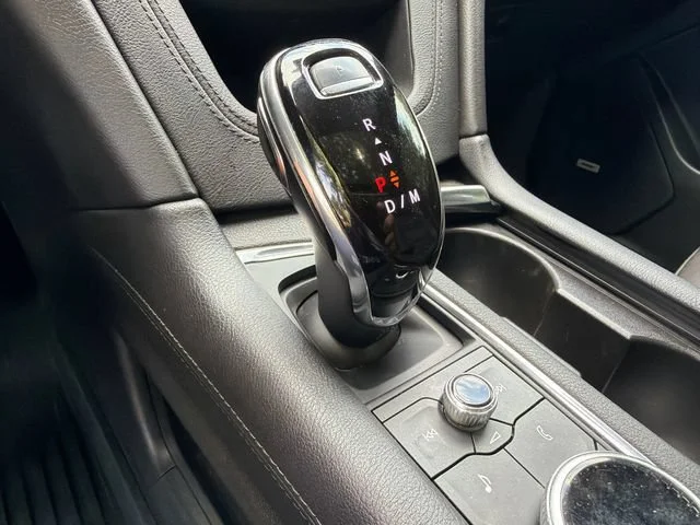 Used 2020 CRYSTAL WHITE TRICOAT Cadillac FWD Premium Luxury image 33