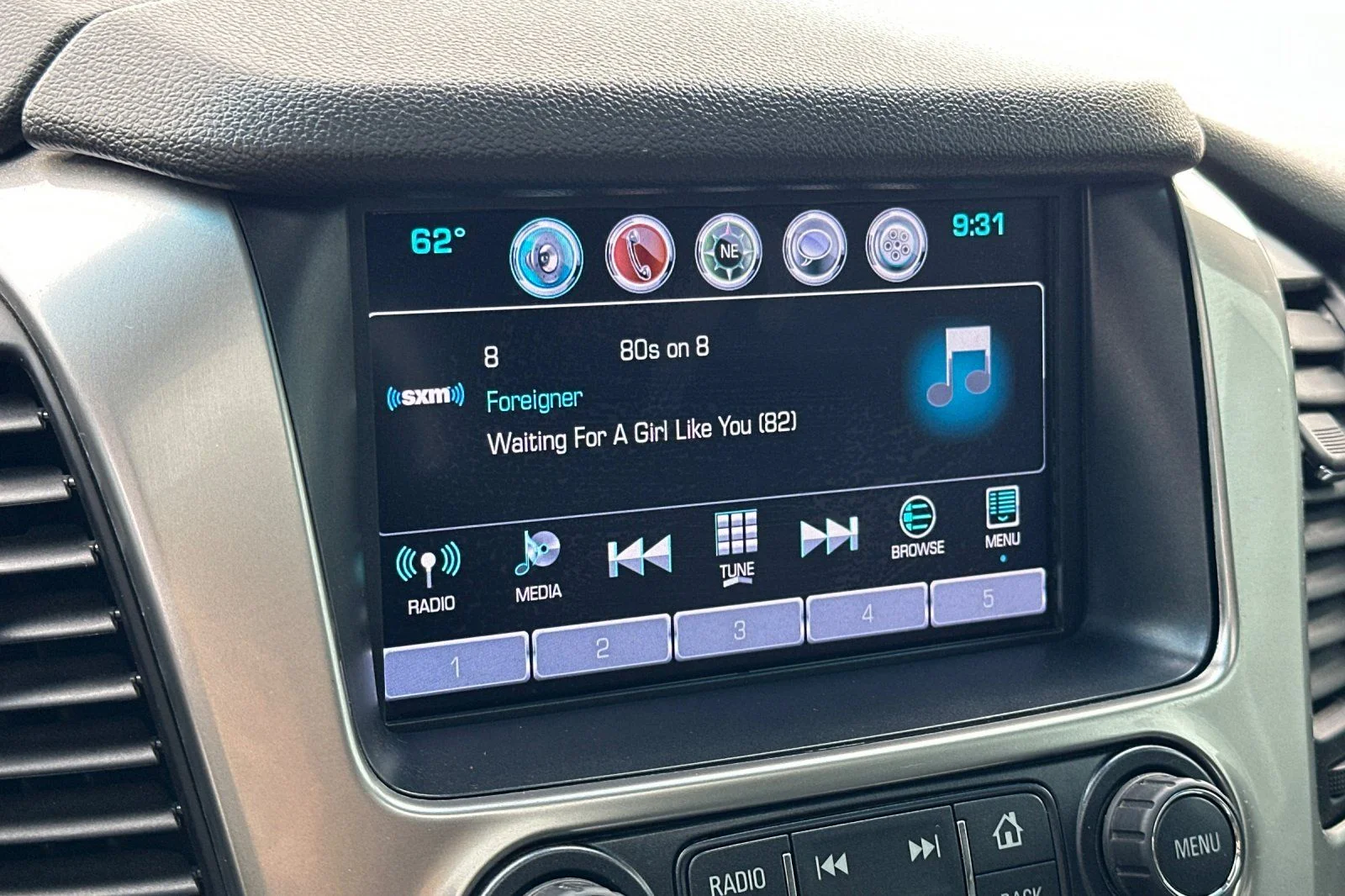 Used 2018 Black Chevrolet Premier image 19