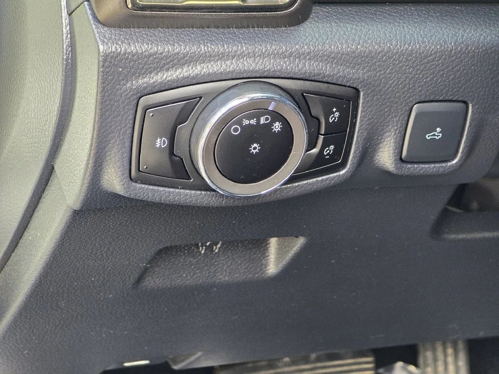 Used 2023 Green Ford XLT image 38
