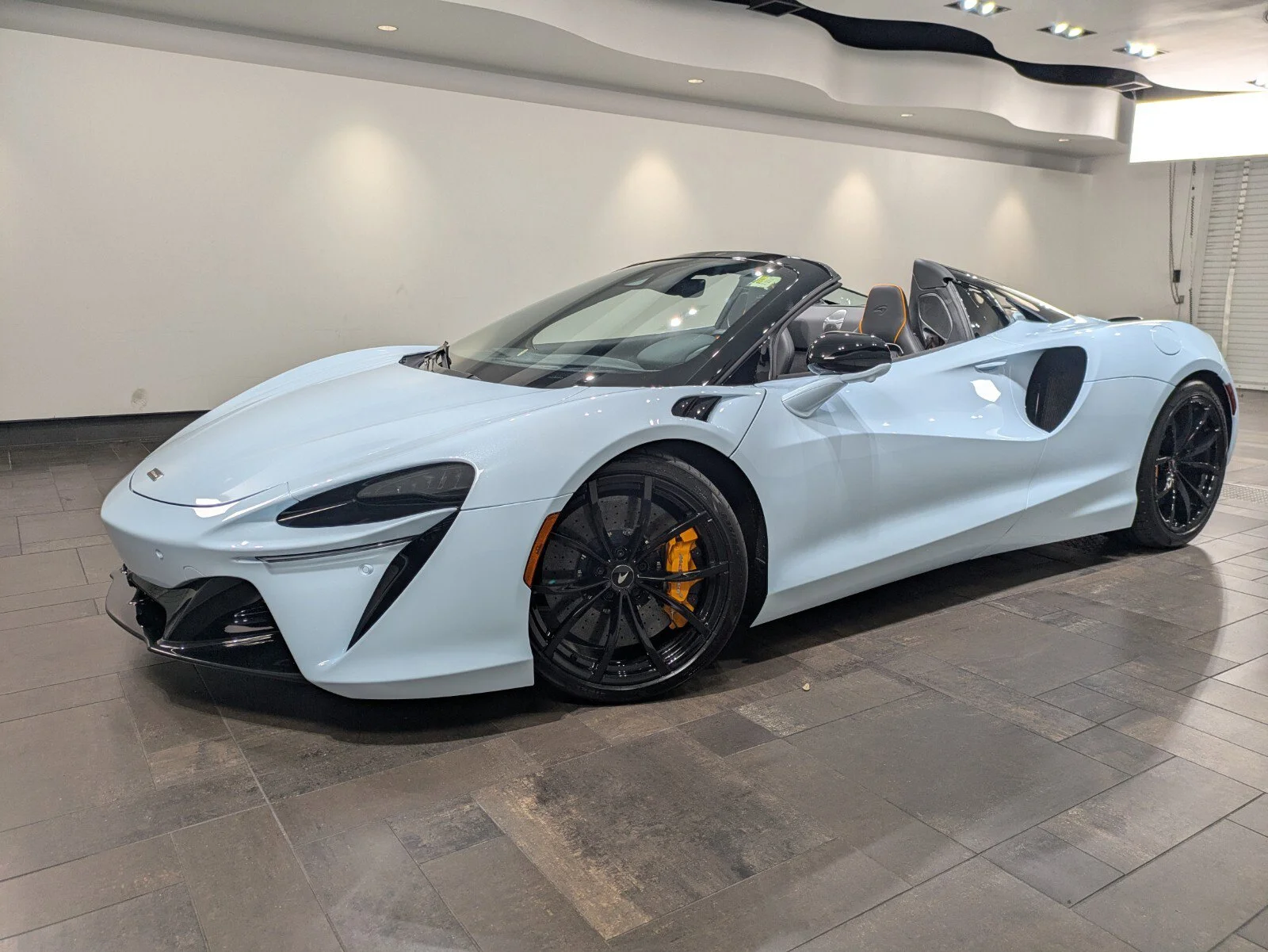 2025アドミラル　Ｌサイズ Pre-Owned 2025 McLaren Artura TechLux Spider Convertible in West