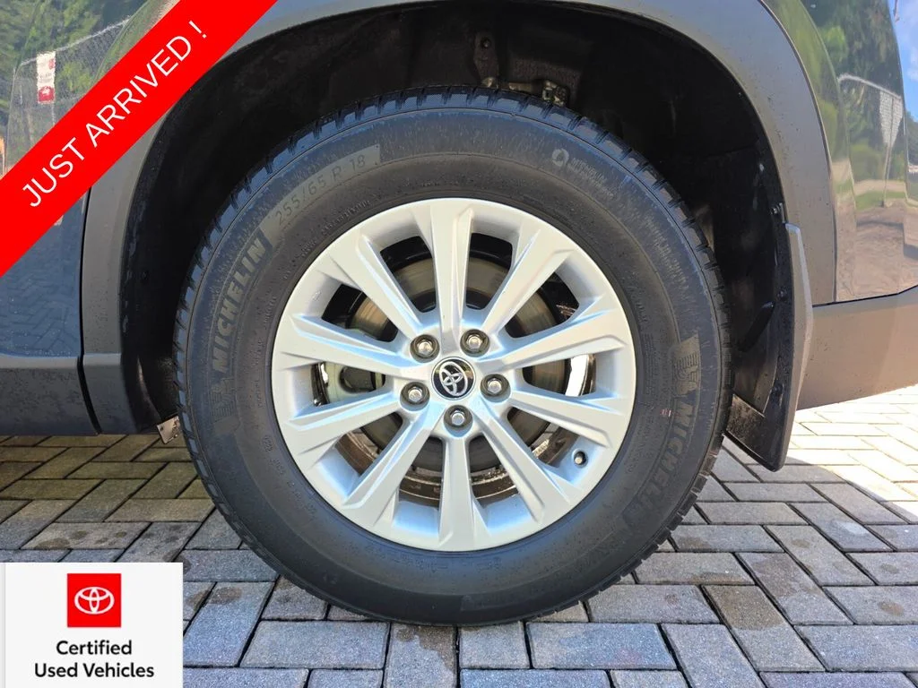 Certified Used 2024 White Toyota XLE image 21