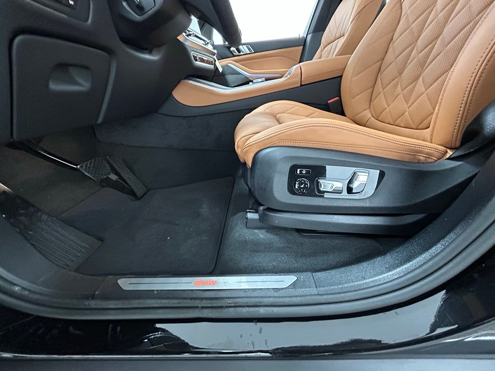 New 2026 Black Sapphire Metallic BMW xDrive40i image 52