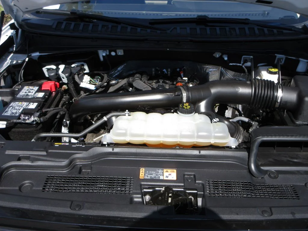Certified Used 2025 Oxford White Ford Active image 25