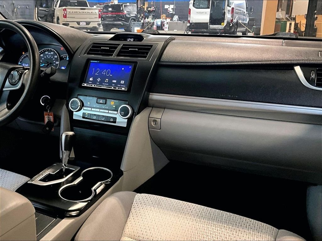 Used 2014 Gray Toyota LE image 14
