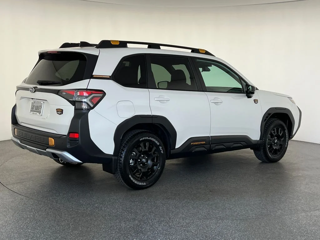 New 2026 CRYSTAL WHITE PEARL Subaru Wilderness image 4
