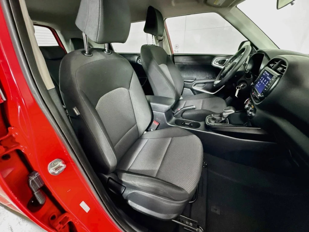 Used 2022 Red Kia LX image 32
