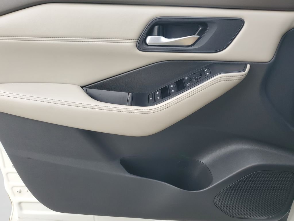 2022 Nissan Rogue SV - Photo 24
