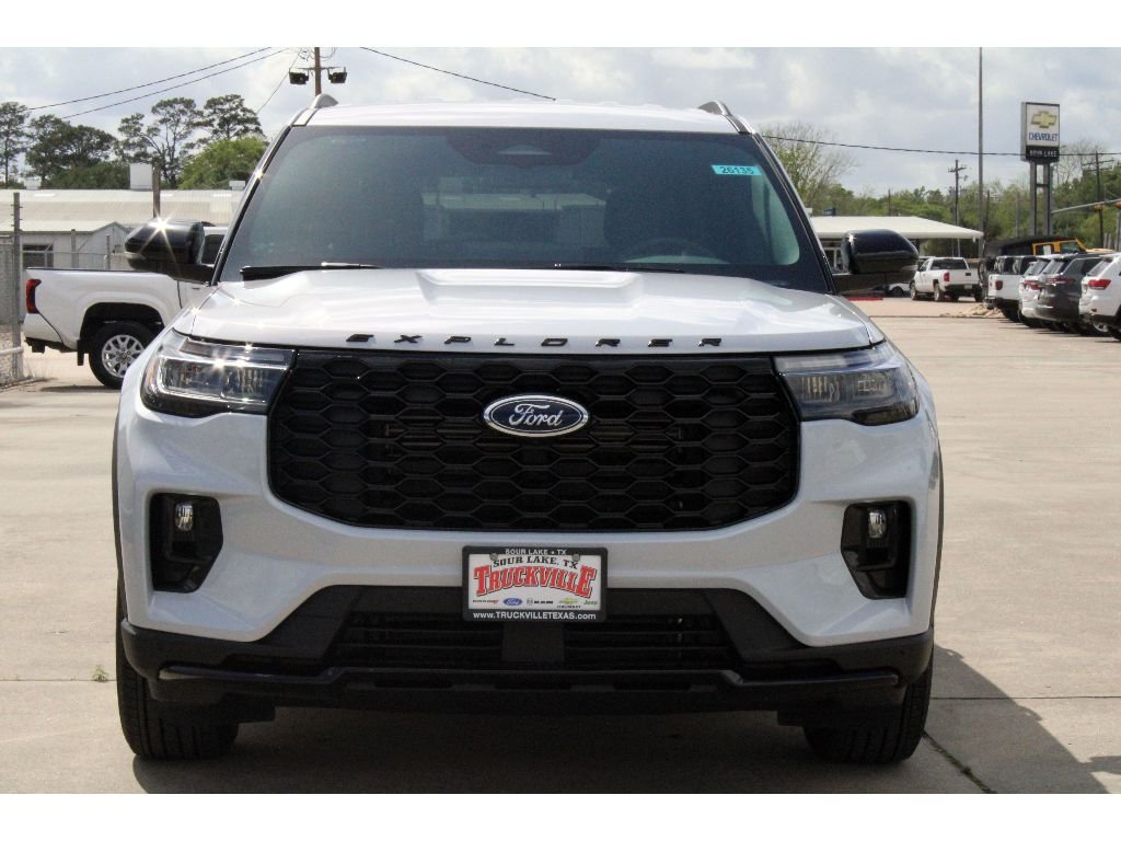 New 2026 Space White Metallic Ford ST-Line image 30