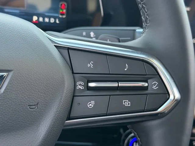 New 2027 Mosaic Black Metallic Chevrolet ACTIV image 17