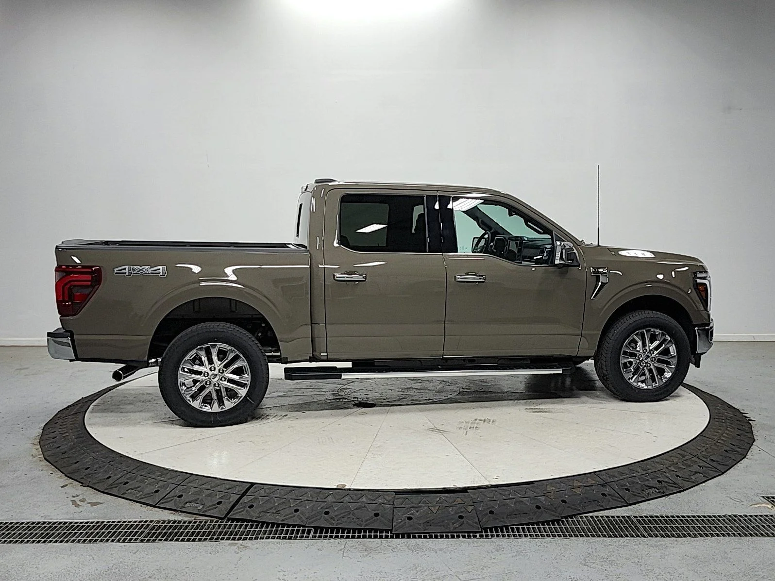 New 2026 Gray Ford Lariat image 8
