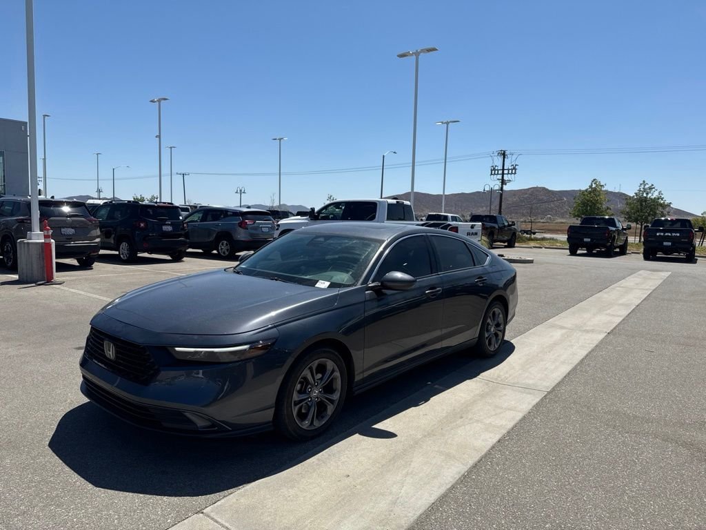 Used 2024  Honda EX image 3