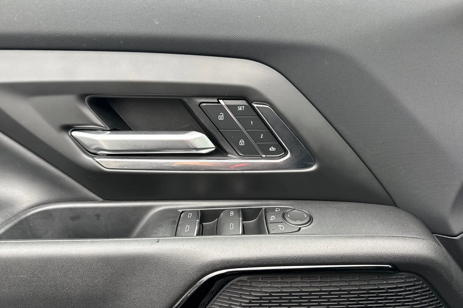 2025 Chevrolet Silverado EV LT - Photo 10