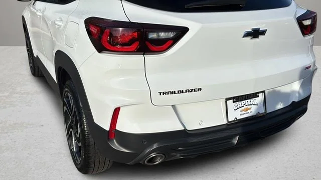 Used 2024 Summit White Chevrolet RS image 35
