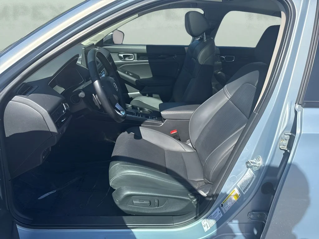 Used 2023 Silver Honda Touring image 9