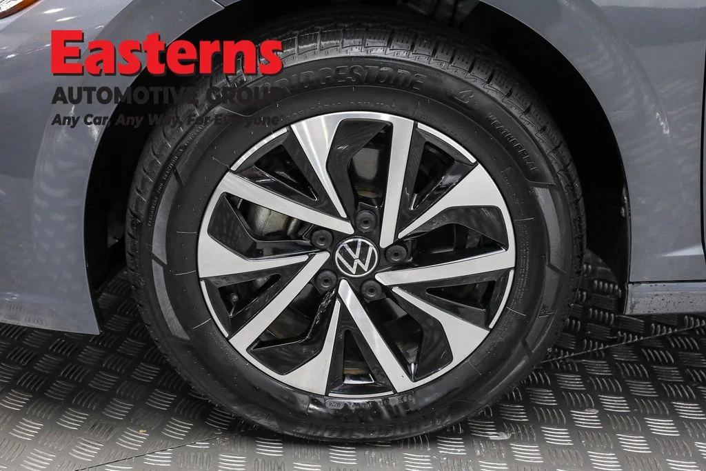 Used 2023 Gray Volkswagen 1.5T S image 31