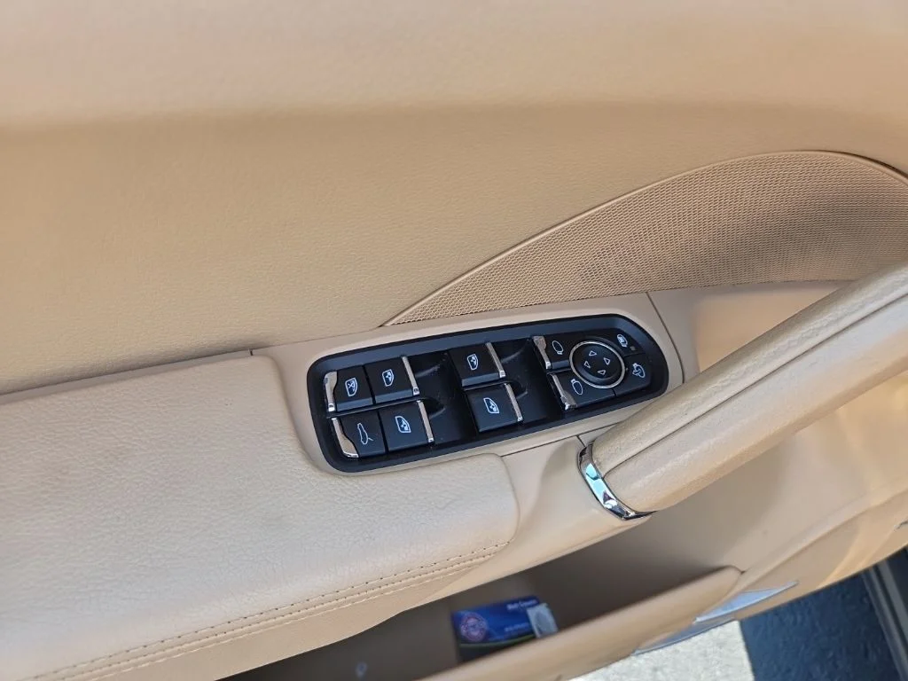 Used 2014 Black Porsche Base image 8