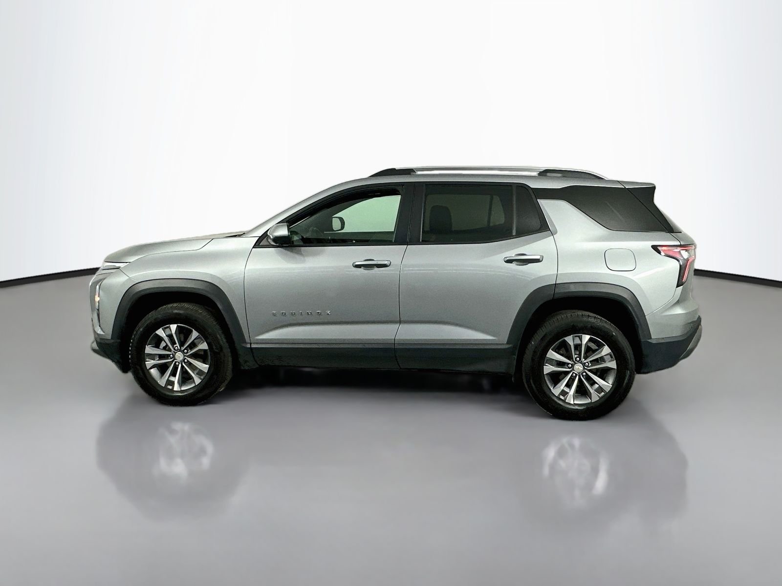 Used 2025 Sterling Gray Metallic Chevrolet LT image 5