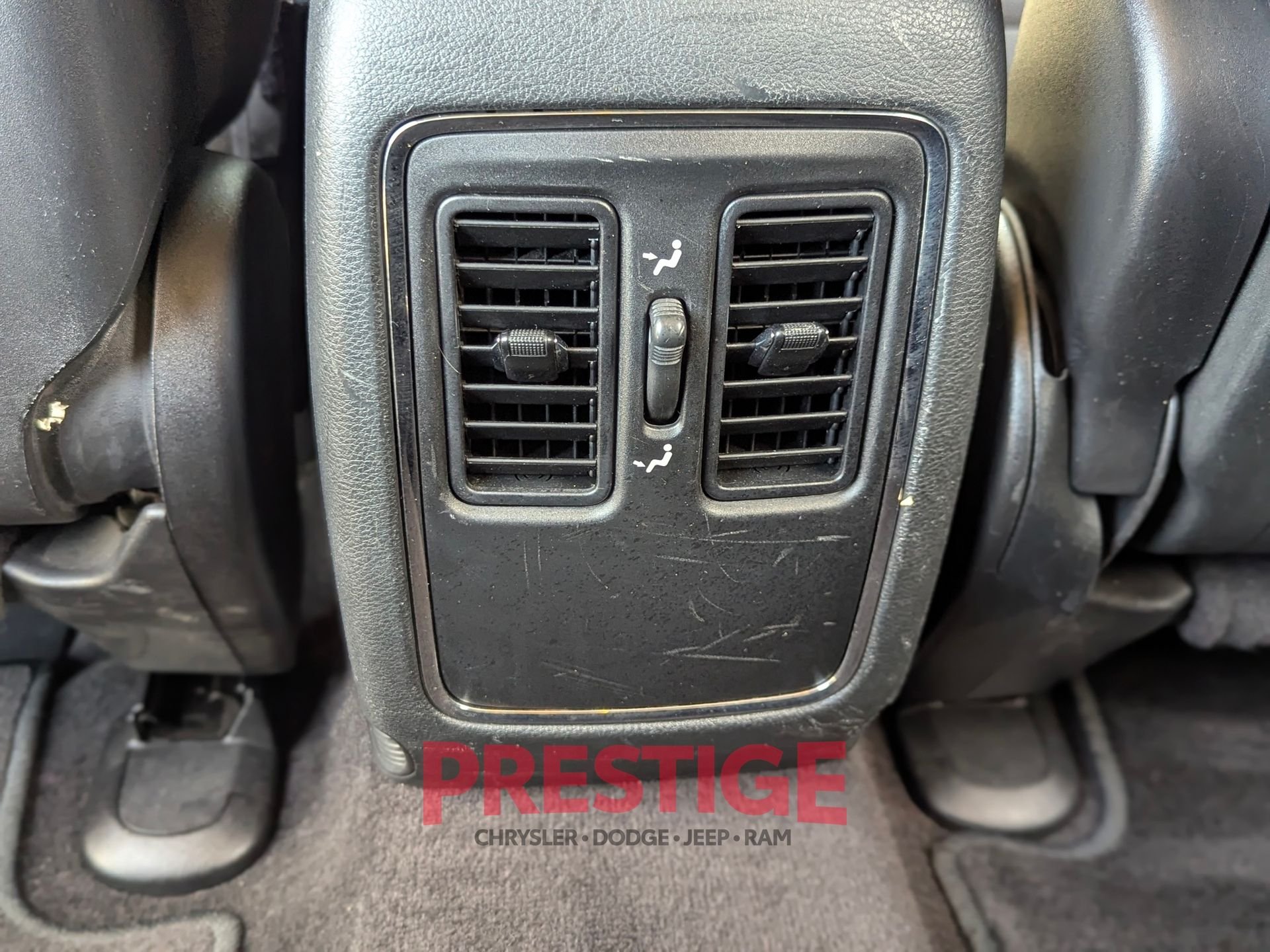 Used 2018 Gray Dodge SXT image 27