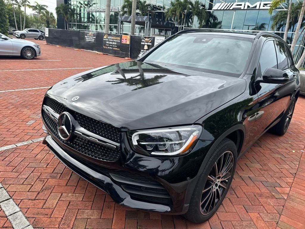 Certified Used 2022 Black Mercedes-Benz GLC 300 image 6