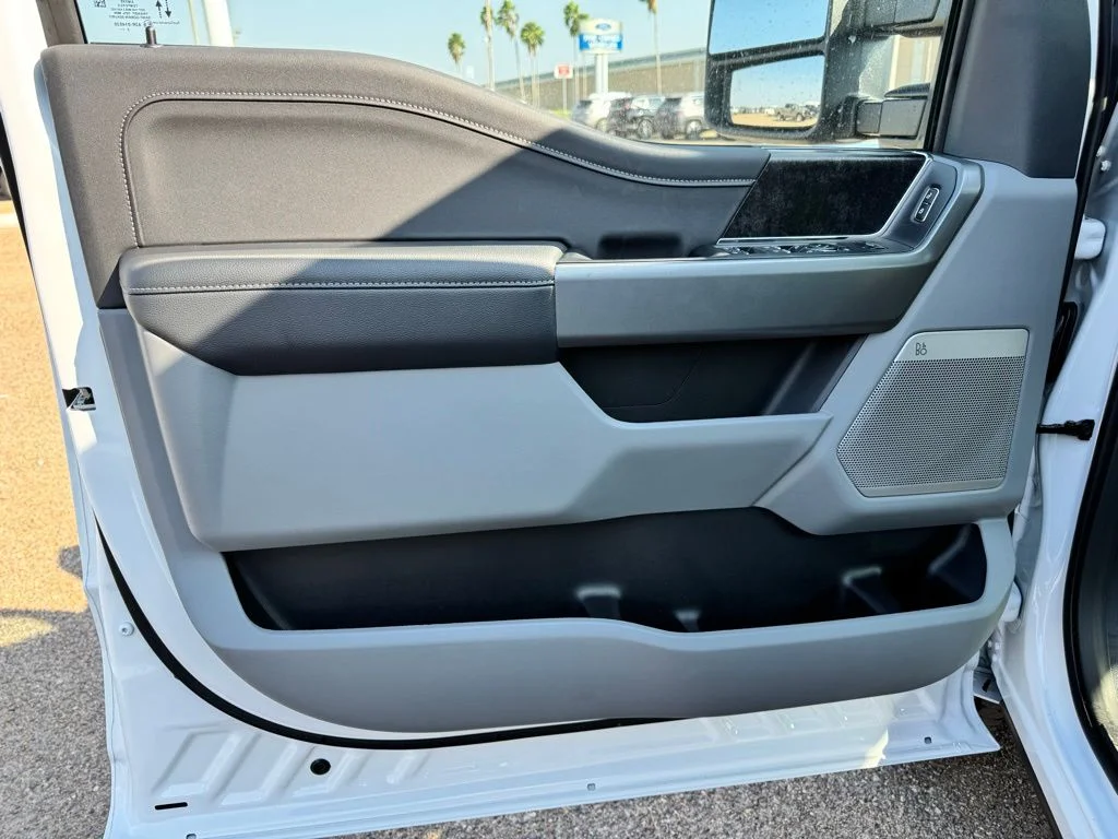 New 2026 Oxford White Ford F-250® XLT image 14