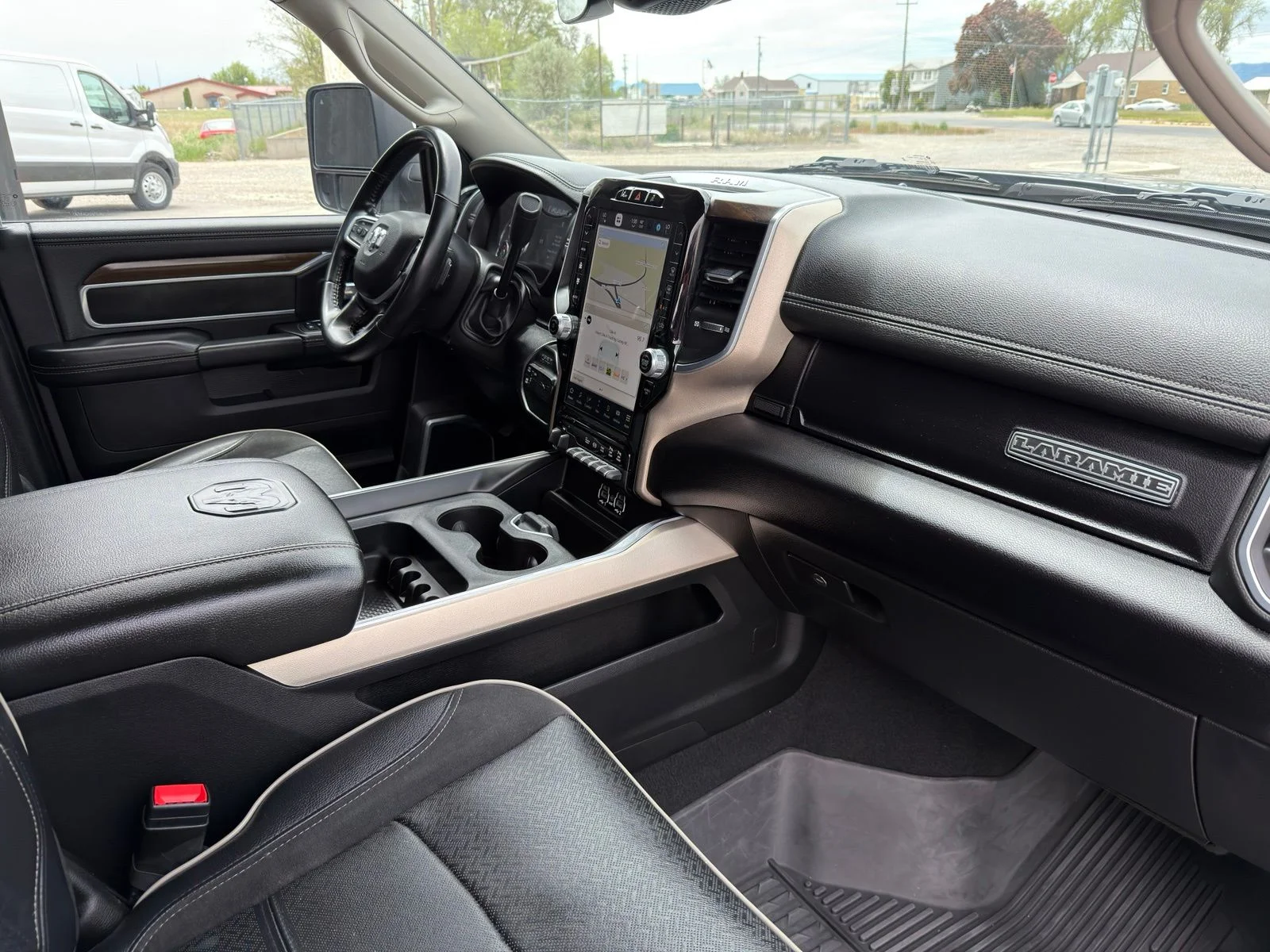 Used 2024 Silver Ram Laramie image 36