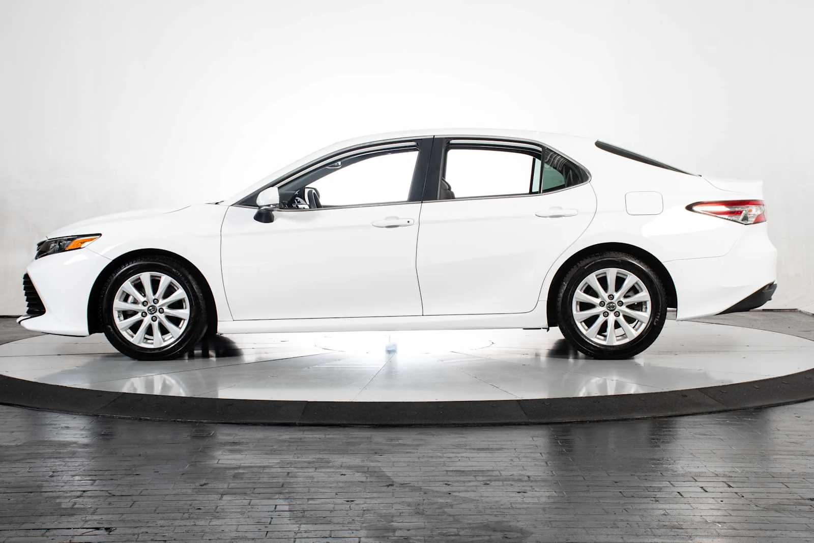 Used 2019 Super White Toyota LE image 2