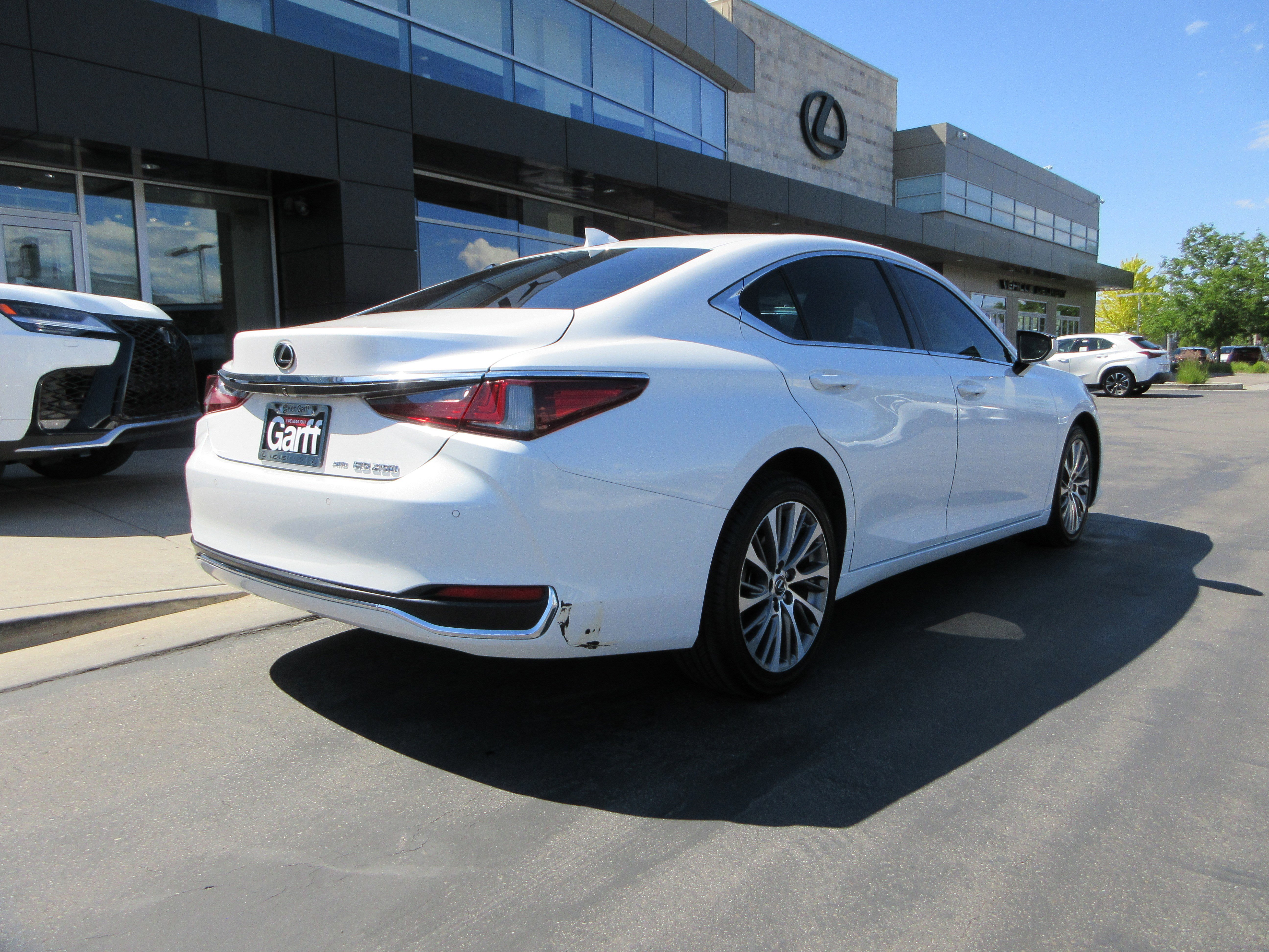 Used 2021 White Lexus 250 image 9