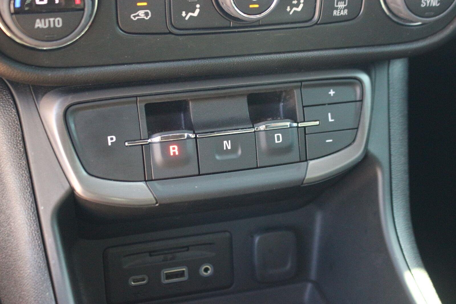 Used 2024 Riptide Metallic GMC AT4 image 30