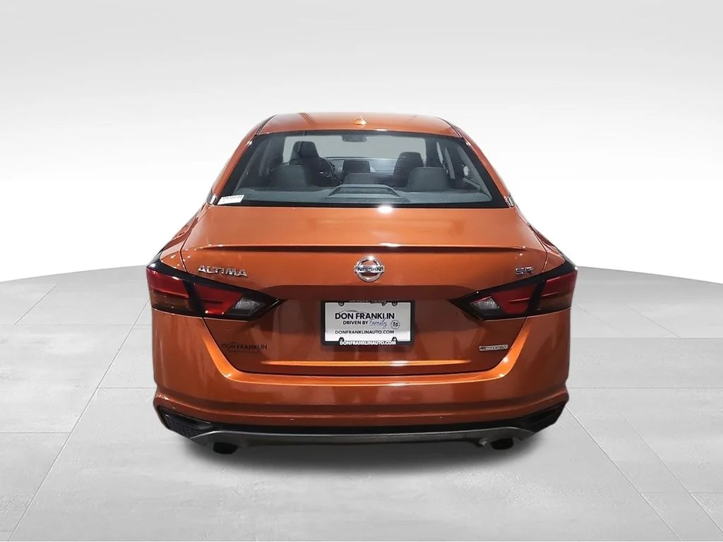 Used 2021 Orange Nissan 2.0 SR image 7