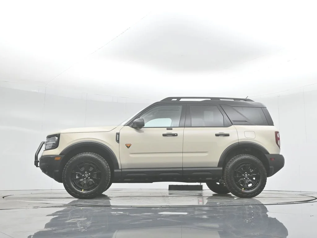 New 2025 Desert Sand Ford Badlands image 7