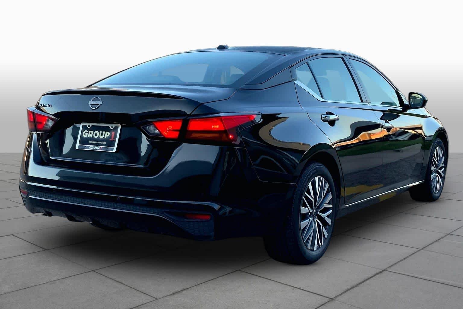 Used 2025 Super Black Nissan SV image 11