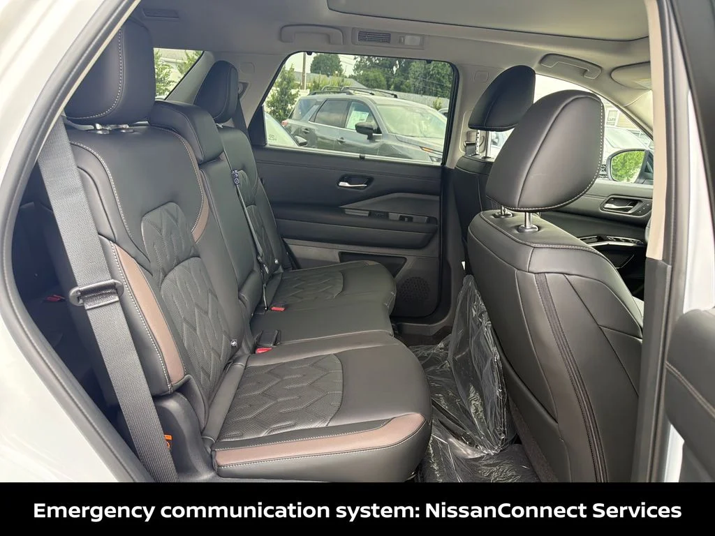 New 2026 White Nissan Platinum image 36