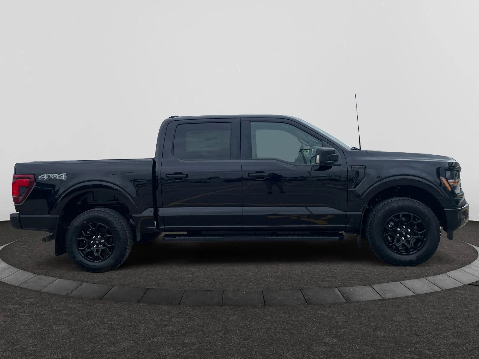 New 2026 Agate Black Metallic Ford XLT image 6