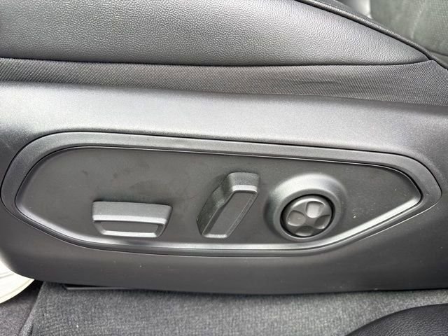 New 2026 Silver Zynith Exterior Paint Jeep Altitude image 22
