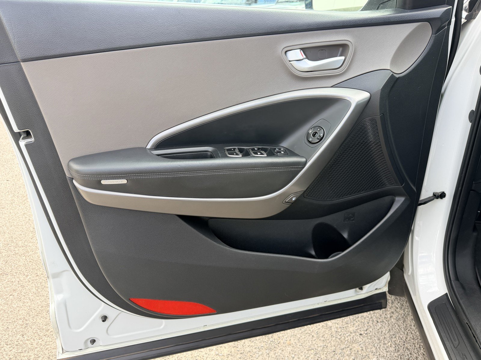 Used 2015 White Hyundai GLS image 17