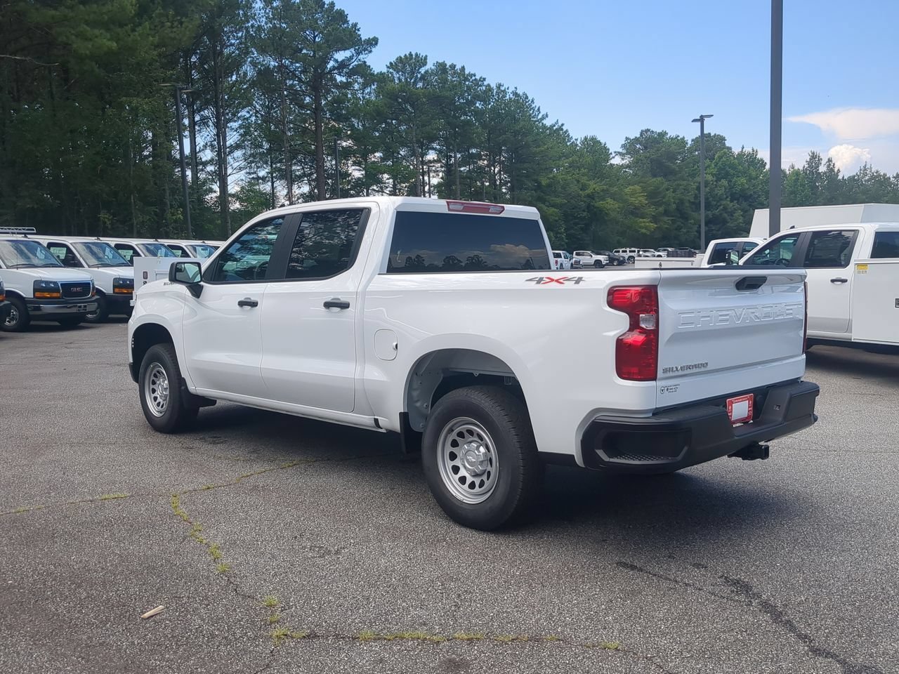 New 2026 Summit White Chevrolet WT image 6