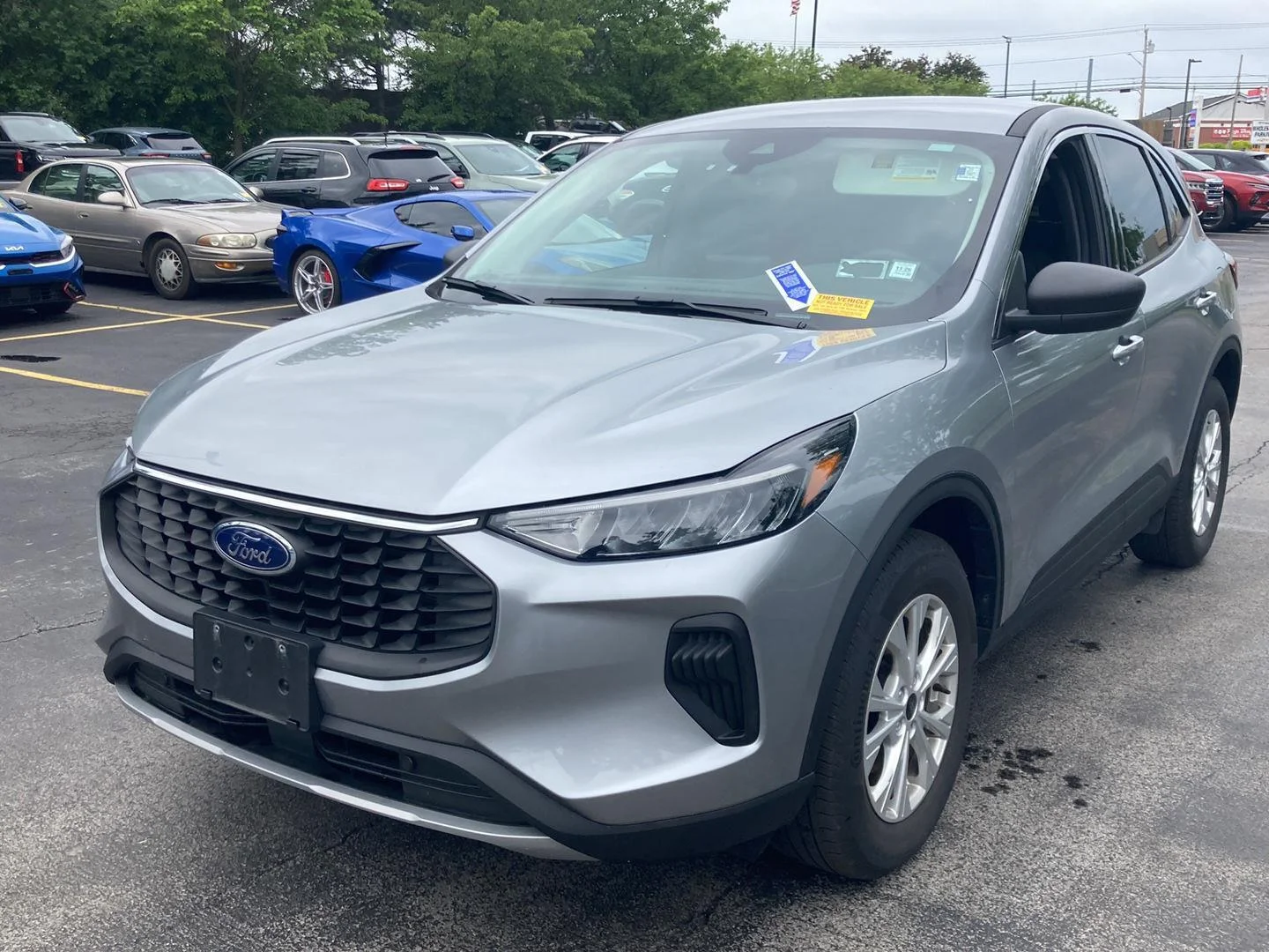 Used 2023 Iconic Silver Ford Active image 3