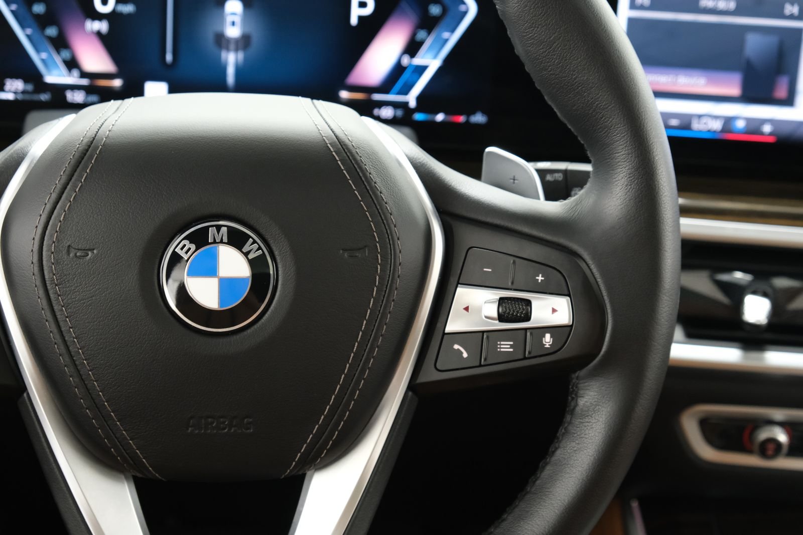 Used 2024 Alpine White BMW xDrive40i image 14