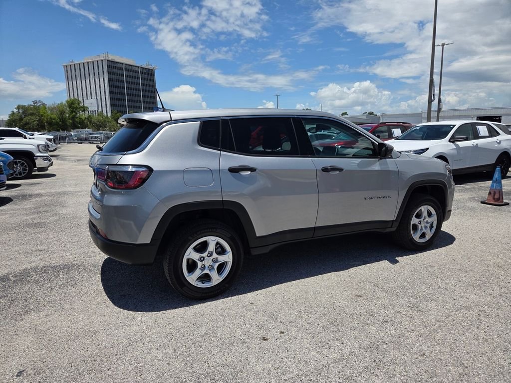 Used 2022 Silver Jeep Sport image 15