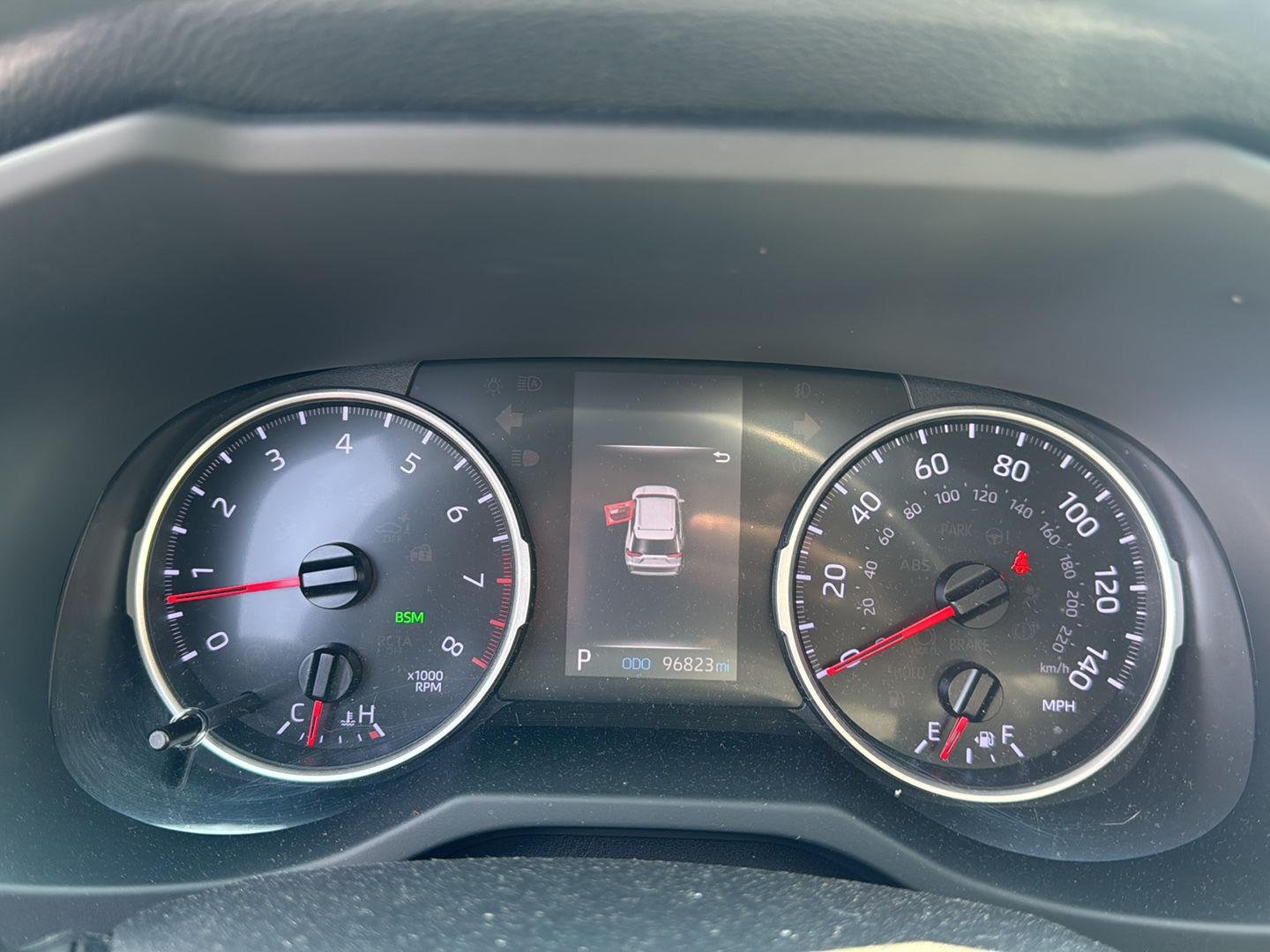 Used 2019 Lunar Rock Toyota XLE Premium image 9