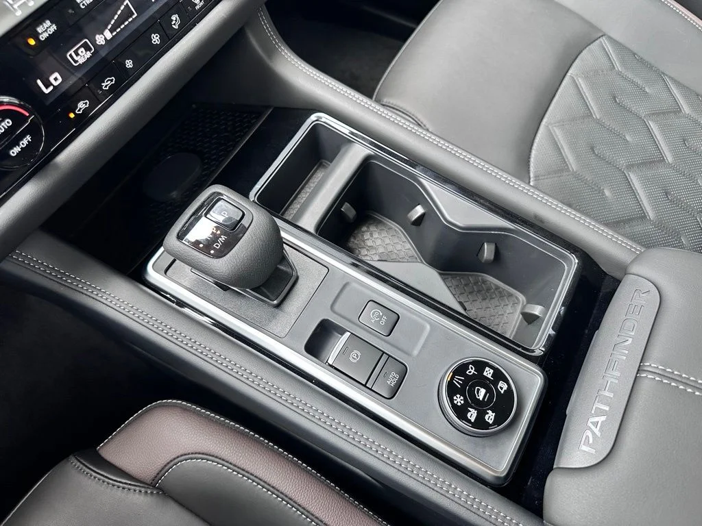 New 2026 Super Black Nissan Platinum image 31