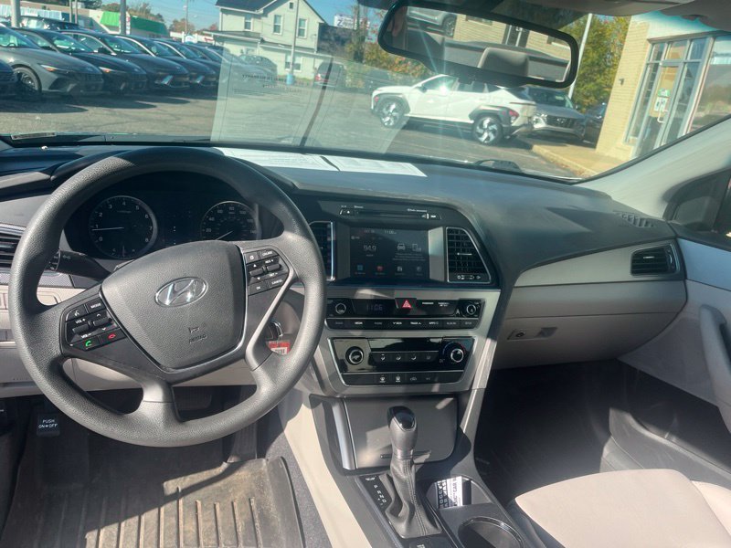 Used 2017 Gray Hyundai SE image 11