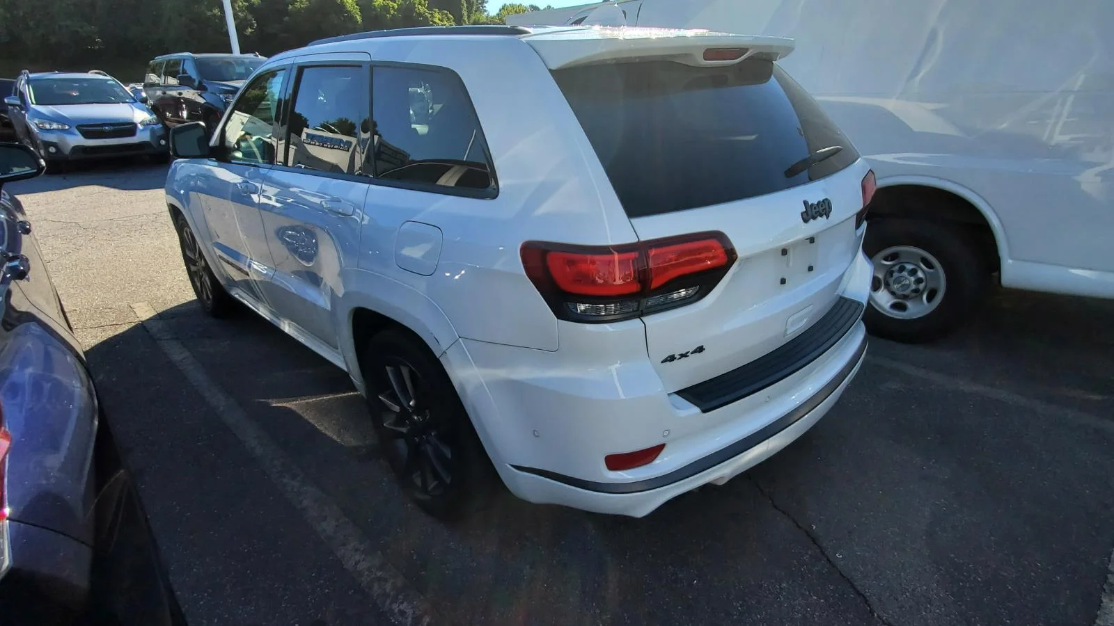 Used 2019 Bright White Clearcoat Jeep High Altitude image 8