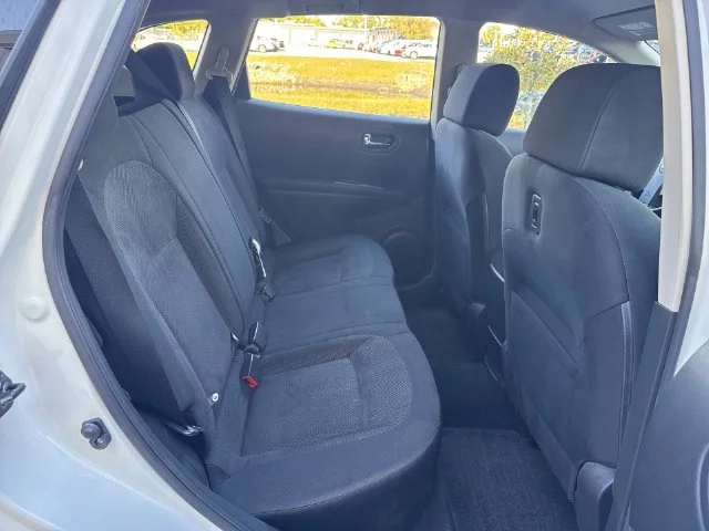 Used 2015 White Nissan S image 11