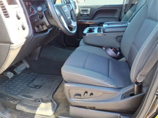 Used 2017 Black GMC SLE image 15