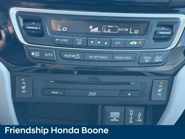 Used 2017 Blue Honda Touring image 29