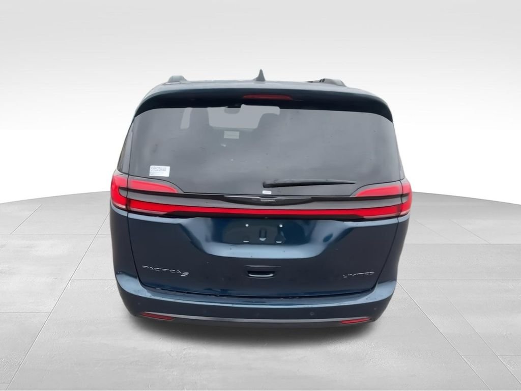 Used 2025 Blue Chrysler Limited image 7