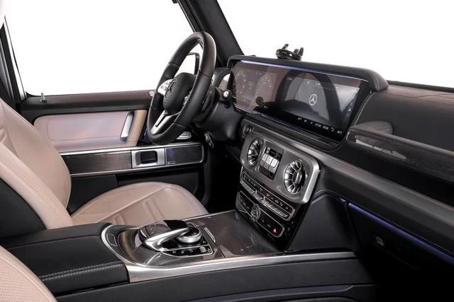 Used 2024 MANUFAKTUR Moonlight White Metallic Mercedes-Benz G 550 image 49