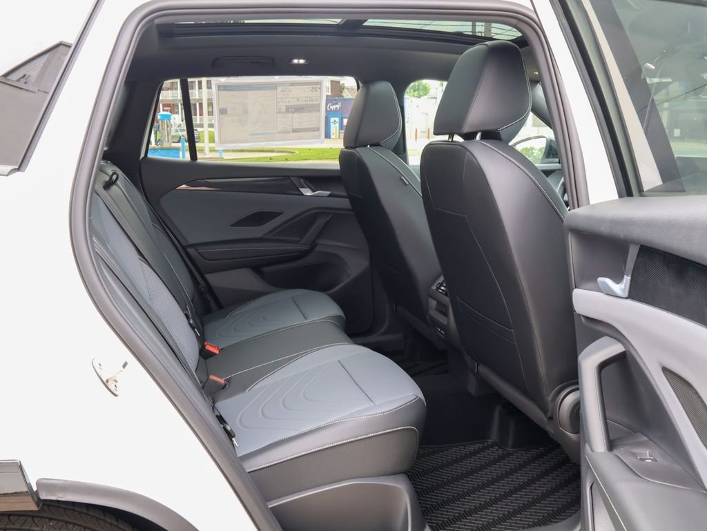New 2026 White Volkswagen 2.0T SE R-Line Black image 31
