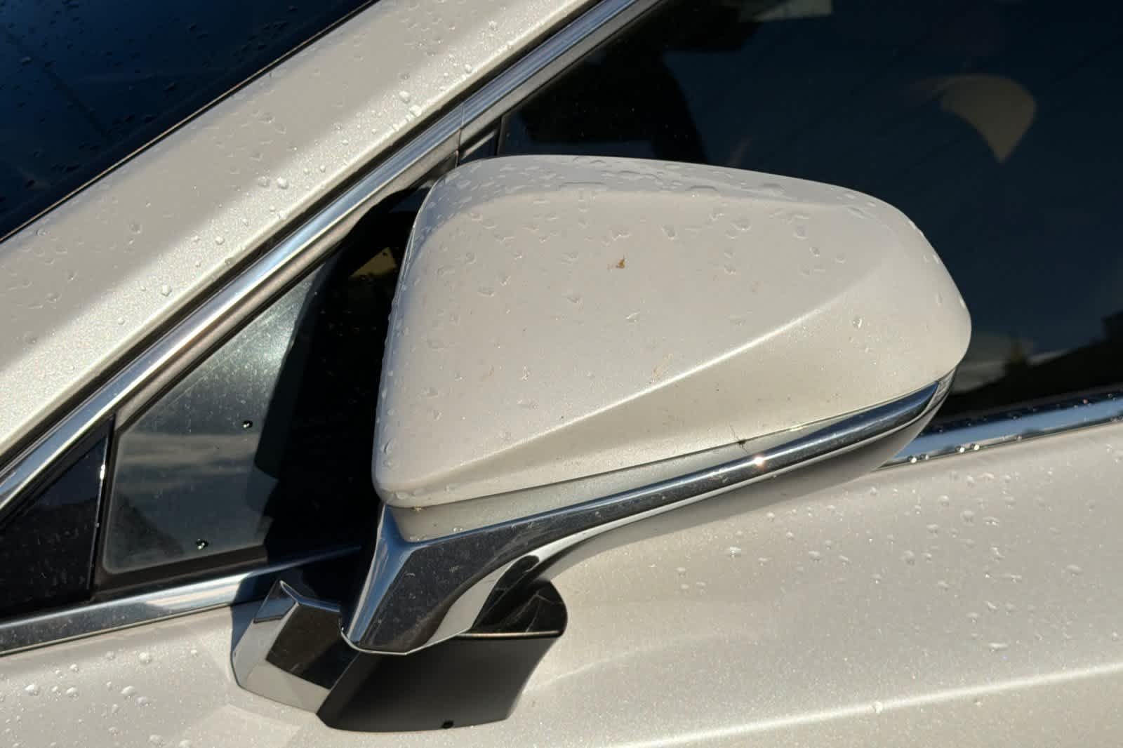 Used 2019 Eminent White Pearl Lexus  image 20